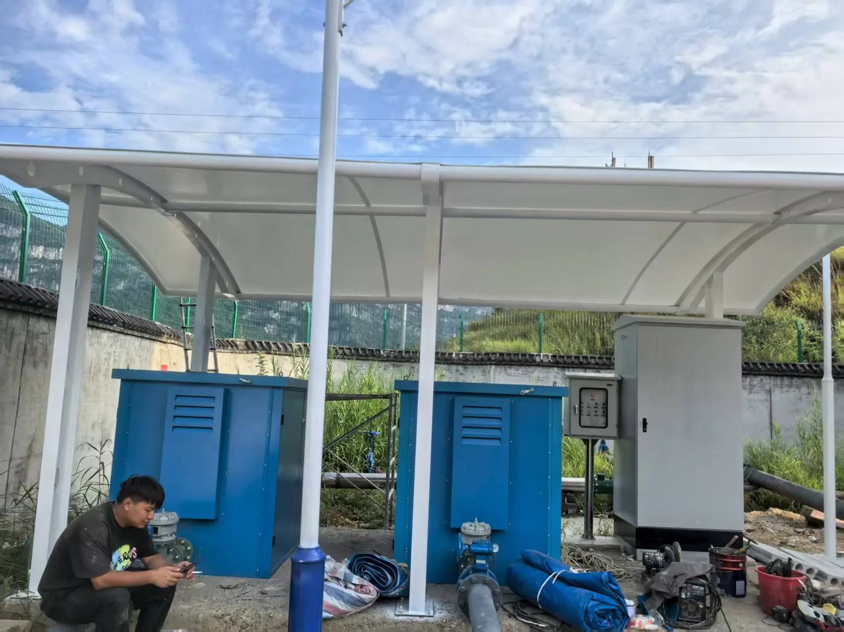 贵州普安膜结构棚怎么选？多雨高湿山区，避开低价铁皮棚与劣质膜材坑
